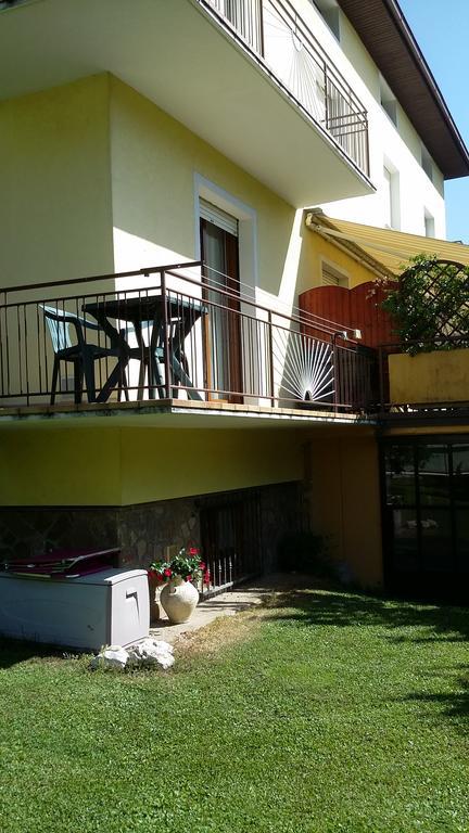 Casa Ferrari Monica Apartment Calceranica al Lago Exterior foto
